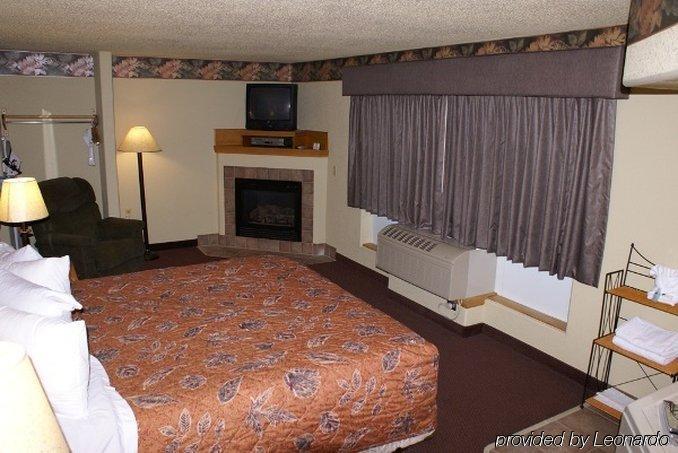 Fossil Creek Hotel & Suites Russell Room photo
